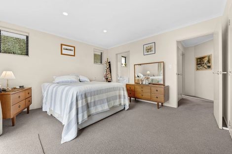 Photo of property in 4 Fairford Avenue, Henderson, Auckland, 0612