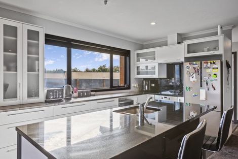 Photo of property in 15a Carthew Street, Okato, 4335