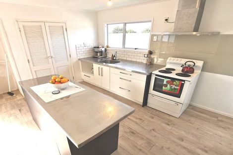 Photo of property in 18 Leaver Place, Weymouth, Auckland, 2103