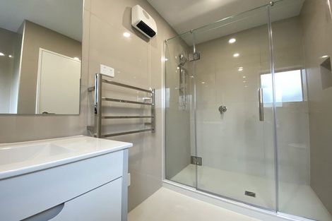 Photo of property in 16b Cardiff Road, Pakuranga, Auckland, 2010