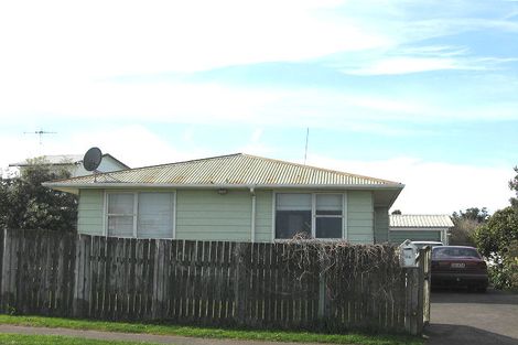 Photo of property in 114 Hinau Street, Castlecliff, Whanganui, 4501