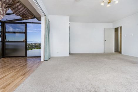 Photo of property in 70 Chivalry Road, Glenfield, Auckland, 0629