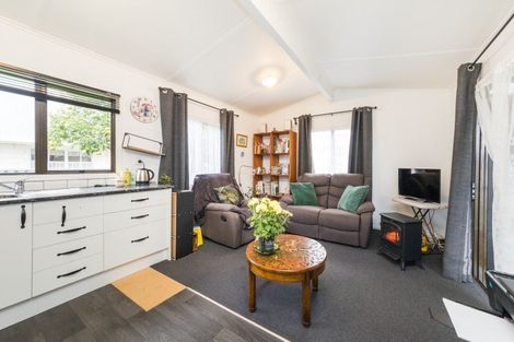 Photo of property in 2a Hendon Place, West End, Palmerston North, 4412