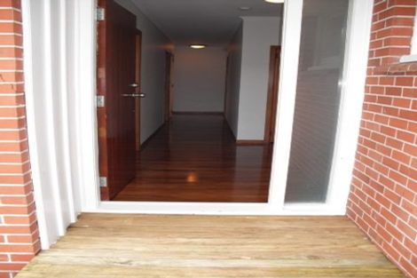 Photo of property in 140 Luckens Road, West Harbour, Auckland, 0618