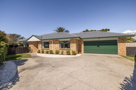 Photo of property in 15 Romana Crescent, Papamoa Beach, Papamoa, 3118