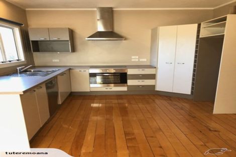 Photo of property in 72 Kent Street, Carterton, 5713