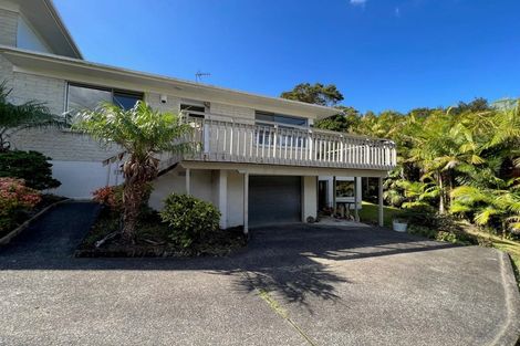Photo of property in 2/18 Simon Ellice Drive, Bayview, Auckland, 0629