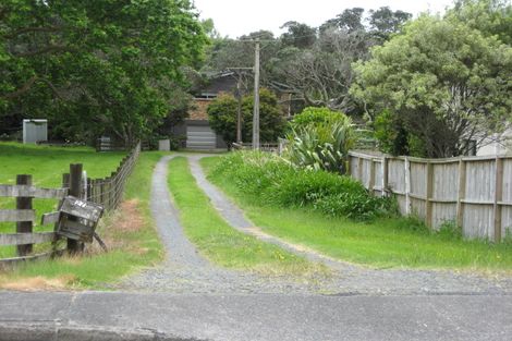 Photo of property in 27 Weranui Road, Waiwera, Orewa, 0994