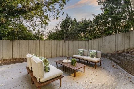 Photo of property in 26 Seaview Road, Castor Bay, Auckland, 0620