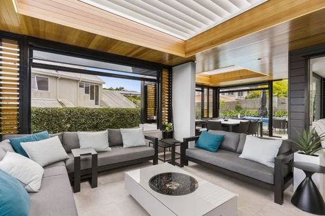 Photo of property in 29 Wiltshire Place, Somerville, Auckland, 2014