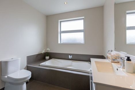 Photo of property in 6 Mappleton Avenue, Burnside, Christchurch, 8053