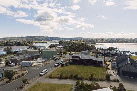 Photo of property in 3 Omahina Street, Raglan, 3225