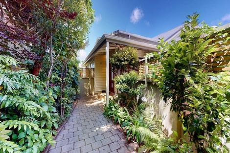 Photo of property in 8 Ranikhet Way, Khandallah, Wellington, 6035