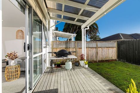 Photo of property in 6/103 Swanson Road, Henderson, Auckland, 0610