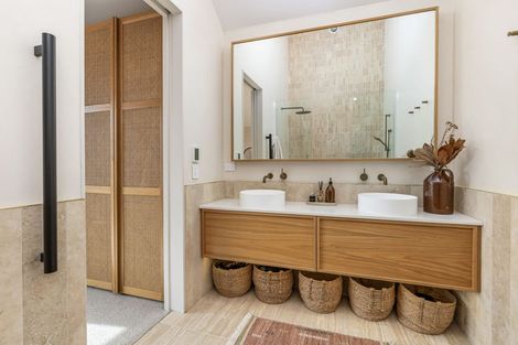 Photo of property in 50 Tiri Road, Manly, Whangaparaoa, 0930