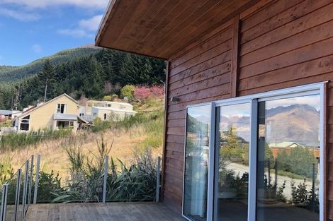 Photo of property in 129b Wynyard Crescent, Fernhill, Queenstown, 9300