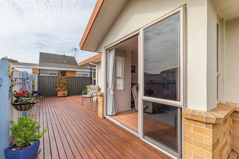 Photo of property in 12 Guildford Street, Levin, 5510