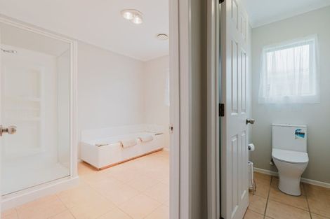 Photo of property in 28 Royal Oak Drive, Kelvin Grove, Palmerston North, 4414