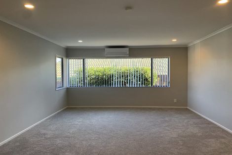 Photo of property in 6 Fleetwood Drive, Henderson, Auckland, 0612