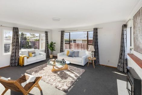 Photo of property in 11 Eglinton Street, Avondale, Christchurch, 8061