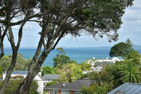 Photo of property in 2/8 Rewi Street, Torbay, Auckland, 0630