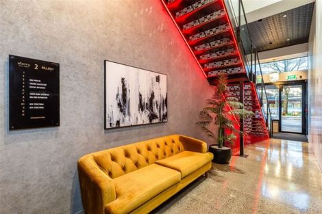 Photo of property in 177a High Street, Oxford, 7430