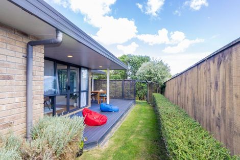 Photo of property in 29 Johnstone Drive, Fitzherbert, Palmerston North, 4410