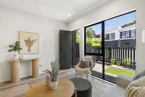 Photo of property in 16-18 Handley Avenue, Narrow Neck, Auckland, 0624