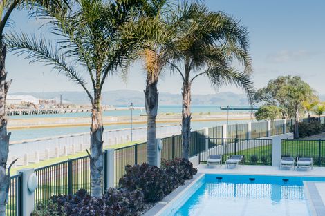 Photo of property in 112/2 Reads Quay, Gisborne, 4010