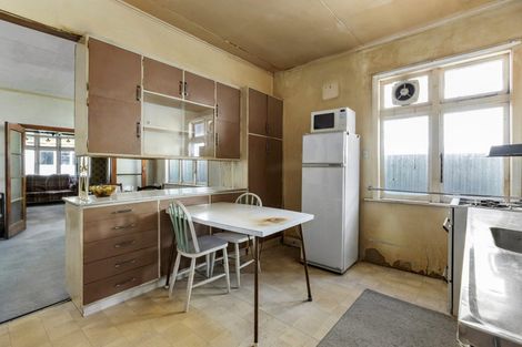 Photo of property in 32 The Parade, Island Bay, Wellington, 6023