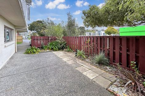 Photo of property in 2/773 Beach Road, Browns Bay, Auckland, 0630