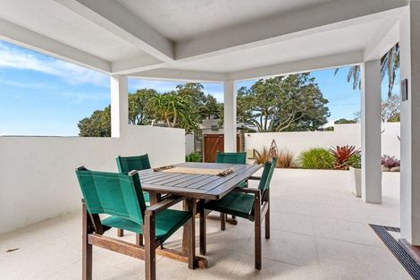 Photo of property in 1/22 Tiri Road, Milford, Auckland, 0620