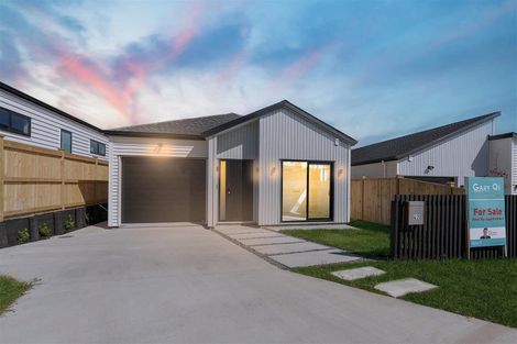 Photo of property in 42 Whakairo Crescent, Gulf Harbour, Whangaparaoa, 0930