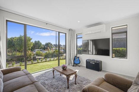 Photo of property in 19 Te Paea Avenue, Karaka, 2124