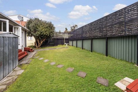 Photo of property in 108 Archibald Road, Kelston, Auckland, 0602