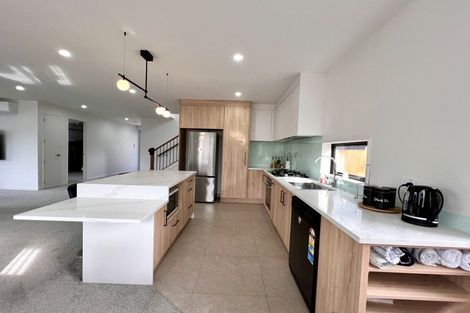 Photo of property in 2 Fiesta Drive, Half Moon Bay, Auckland, 2012