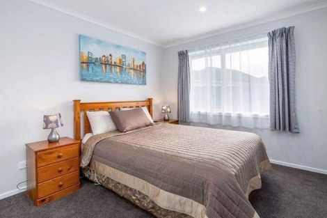 Photo of property in 4 Mckerrow Place, Featherston, 5710