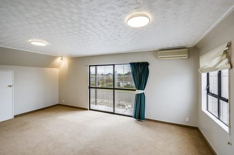 Photo of property in 32 Auckland Road, Greenmeadows, Napier, 4112