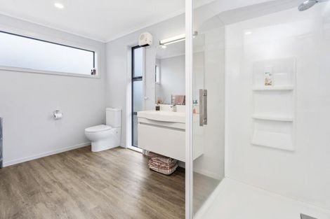 Photo of property in 8 Mariners Haven, One Tree Point, 0118