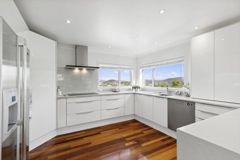 Photo of property in 9 Imran Terrace, Khandallah, Wellington, 6035