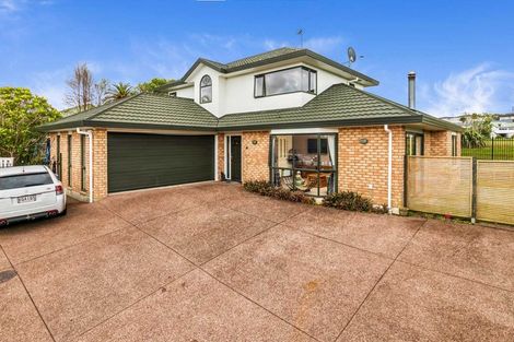 Photo of property in 9 San Fernando Way, Henderson, Auckland, 0612