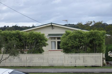 Photo of property in 2/74 Beach Haven Road, Beach Haven, Auckland, 0626