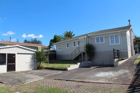 Photo of property in 11 Minton Place, Manurewa, Auckland, 2102