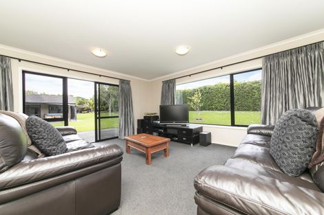 Photo of property in 52 School Road, Riverhead, 0820