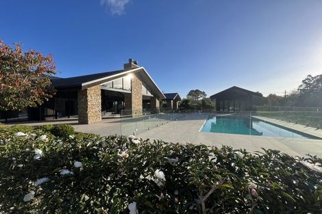 Photo of property in 73 Pomona Road, Kumeu, 0891