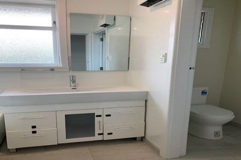 Photo of property in 39 Middlepark Road, Sockburn, Christchurch, 8042