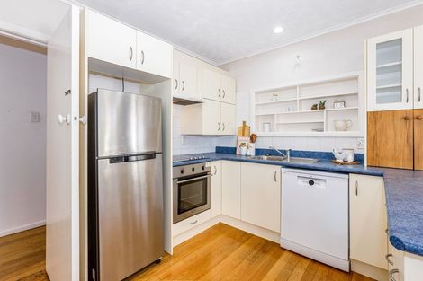 Photo of property in 45a Oxford Street, Tawa, Wellington, 5028