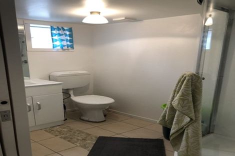 Photo of property in 11 Castaing Crescent, Te Atatu South, Auckland, 0610