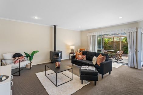 Photo of property in 5 Ashleigh Way, Waikanae Beach, Waikanae, 5036