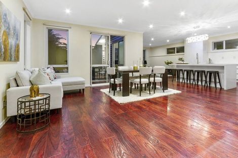 Photo of property in 9 Carex Way, Long Bay, Auckland, 0630